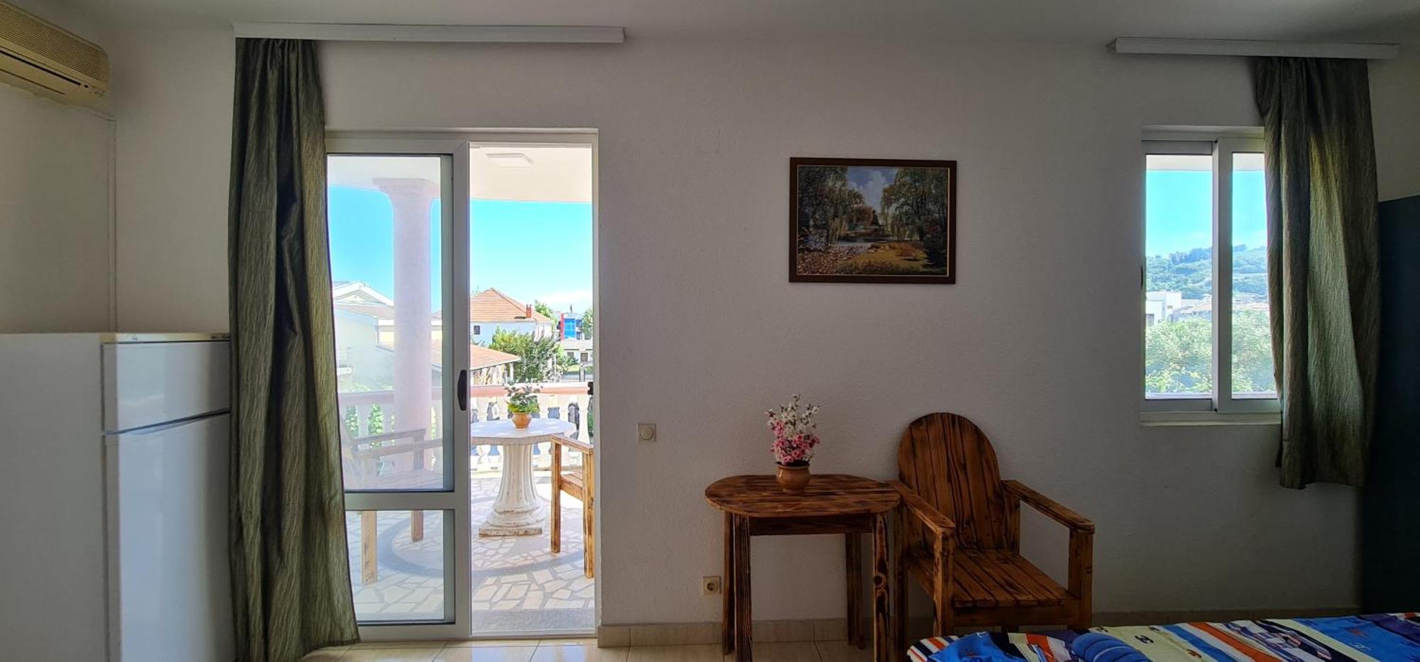 Kurt Apartaments Ulcinj Rum bild