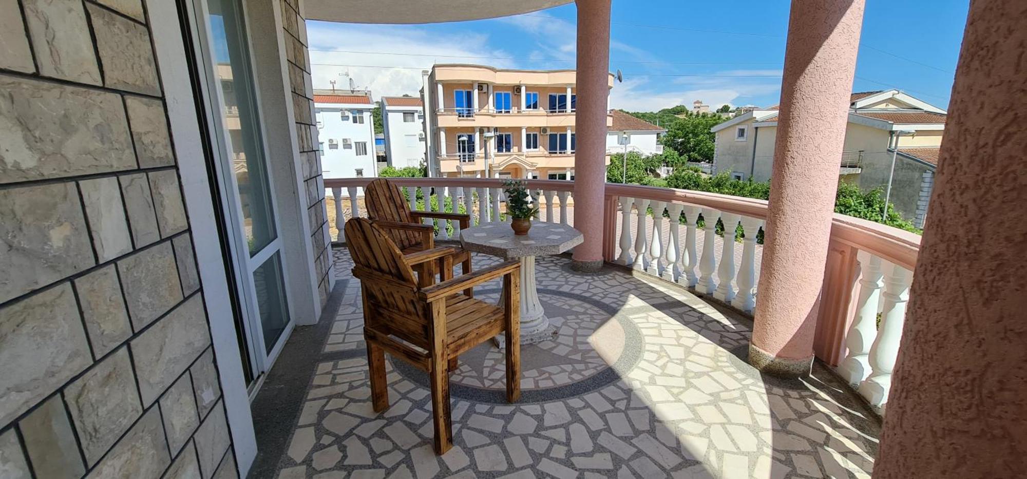 Kurt Apartaments Ulcinj Rum bild